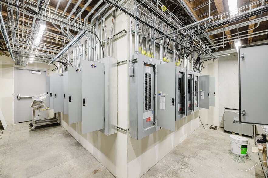 More Photos Of 1120 Hacienda Ranch Rd, Wells Truck Terminal For Lease