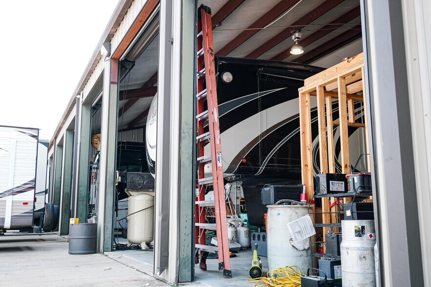 More Photos Of 16326 Mueschke Rd, Cypress Light Distribution For Sale