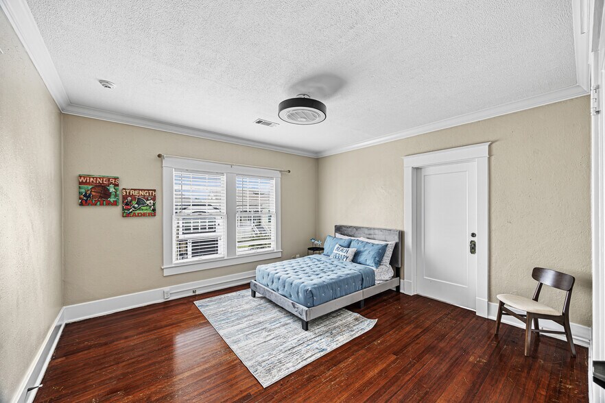 More Photos Of 1723 25th St, Galveston Hospitality For Sale