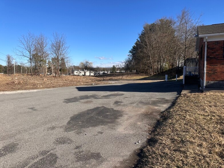 More Photos Of 346 Rural Acres Dr, Beckley Showroom For Sale