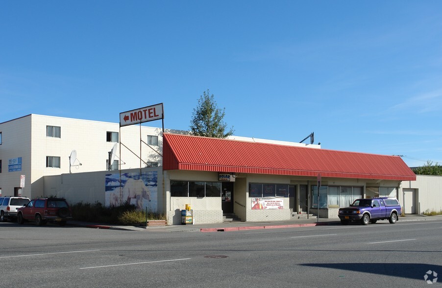 Primary Photo Of 507-513 E 5th Ave, Anchorage Bar For Lease