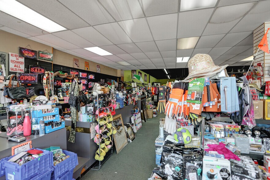 More Photos Of 3574-3580 Park Ave, Memphis Freestanding For Lease