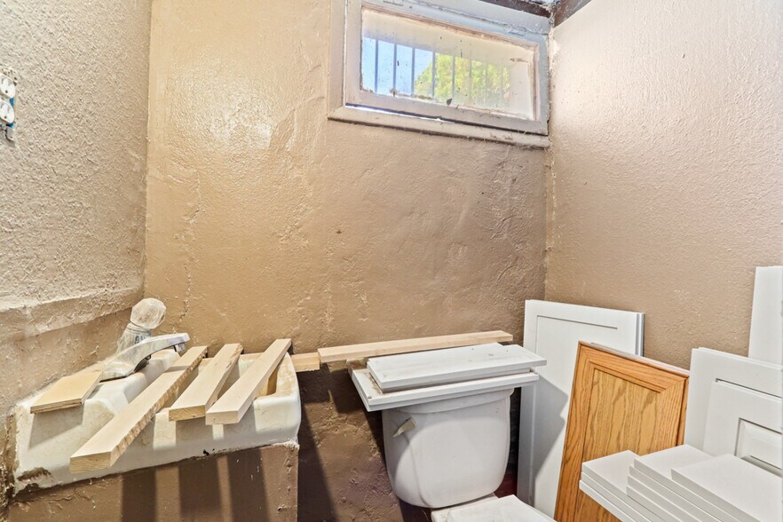 More Photos Of 10108 Socorro Dr, El Paso General Retail For Sale