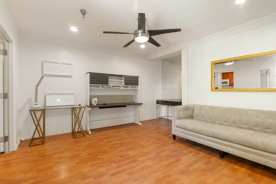 More Photos Of 690-696 S Coast Hwy, Laguna Beach, Laguna Beach Hotel For Sale