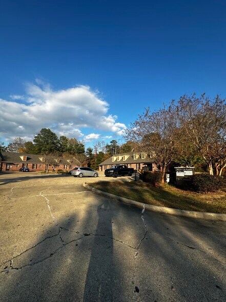 More Photos Of 505 Avalon Way, Brandon Office For Sale