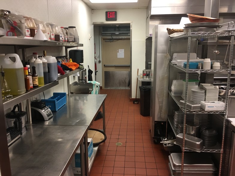 More Photos Of 2400 N Town Center Dr, Washington Restaurant For Sale