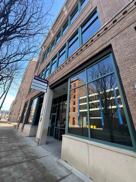 More Photos Of 213 4th Ave SE, Cedar Rapids Office For Lease