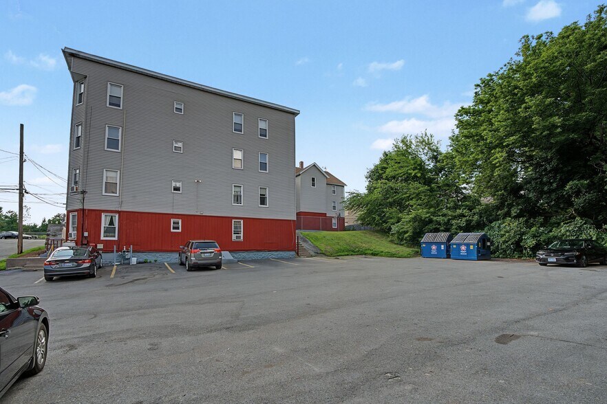 More Photos Of 471 Pond St, Woonsocket Apartments For Sale
