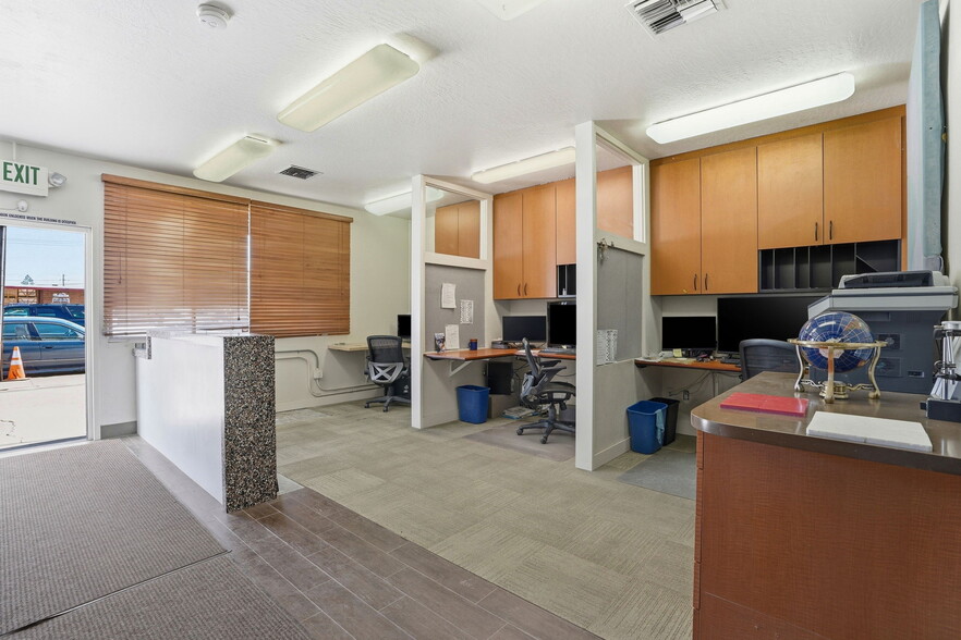 More Photos Of 916 American St, San Carlos Warehouse For Lease