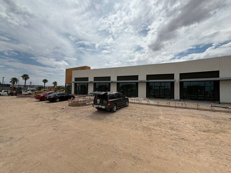 More Photos Of Warm Springs & Tenaya W-SWC, Las Vegas General Retail For Lease