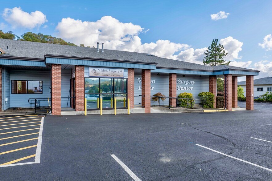 More Photos Of 2435 NW Kline St, Roseburg Medical For Lease