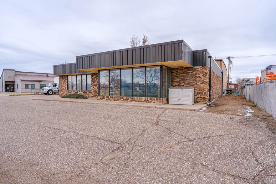 More Photos Of 1100 Basin Ave, Bismarck Flex For Sale