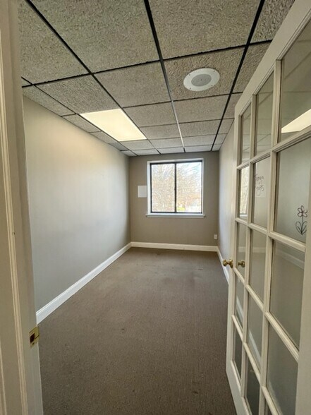 More Photos Of 121 Talcott Rd, West Hartford Office For Sale