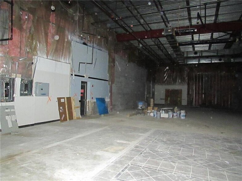 More Photos Of 7025 Clairton Rd, West Mifflin Flex For Lease