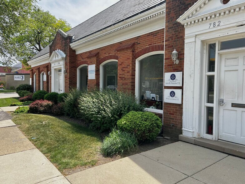 Primary Photo Of 776-784 Busse Hwy, Park Ridge Office Residential For Sale
