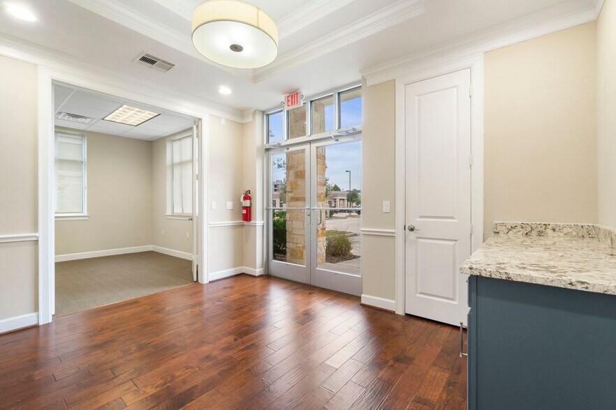 More Photos Of 2219 Sawdust Rd, The Woodlands Medical For Sale