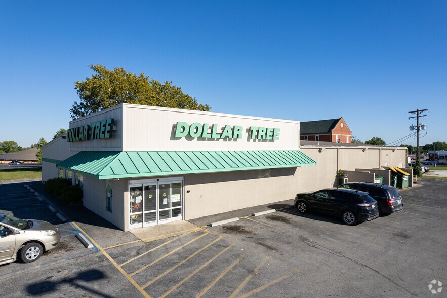 Primary Photo Of 702 E Main St, Warrenton Storefront Retail Office For Sale