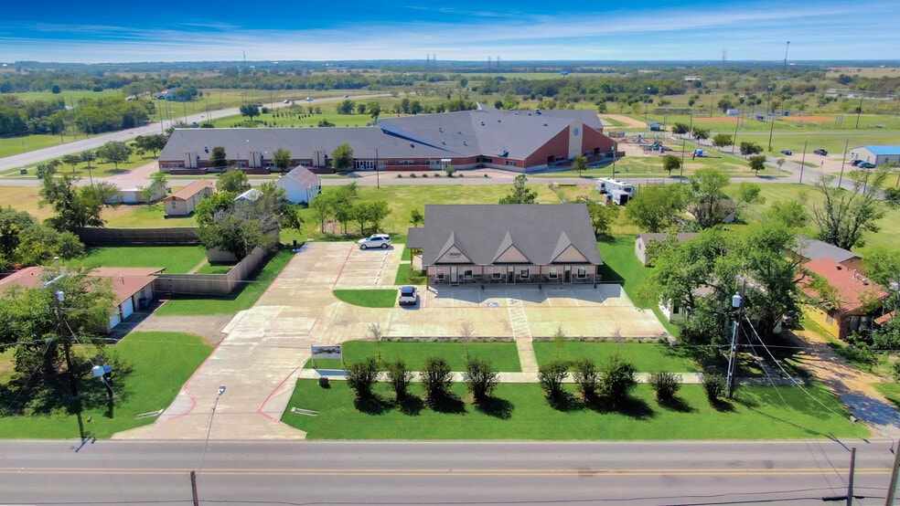 More Photos Of 201 W Main St, Gunter Showroom For Sale