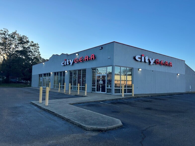 More Photos Of 2909 Terry Rd, Jackson Freestanding For Lease