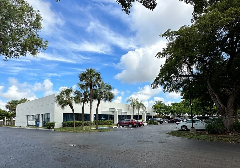 Primary Photo Of 3600-3665 Park Central Blvd N, Pompano Beach Unknown For Lease
