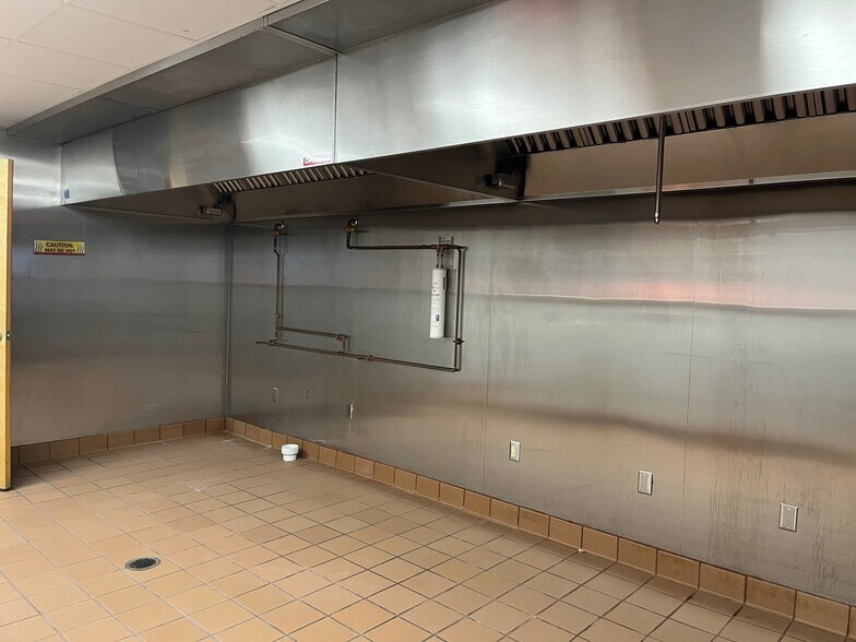 More Photos Of 333 Beechurst Ave, Morgantown Storefront Retail Residential For Lease