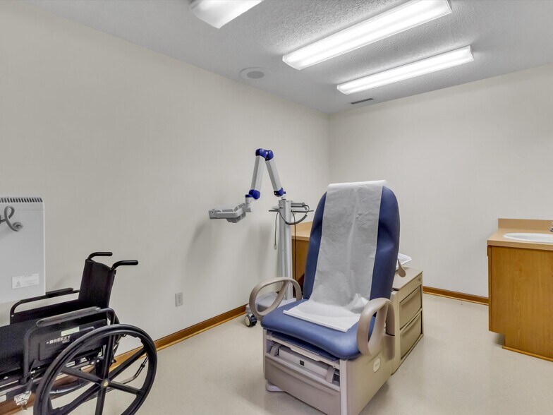 More Photos Of 540 Hospital Dr, Clyde Healthcare For Sale