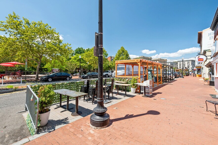 More Photos Of 3209 Mt Pleasant St NW, Washington Restaurant For Sale