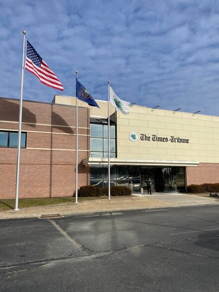 More Photos Of 45 Commerce Dr, Waverly Distribution For Sale