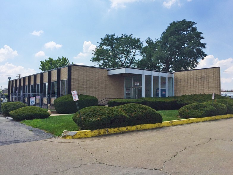 More Photos Of 4532 S Kolin Ave, Chicago Manufacturing For Lease