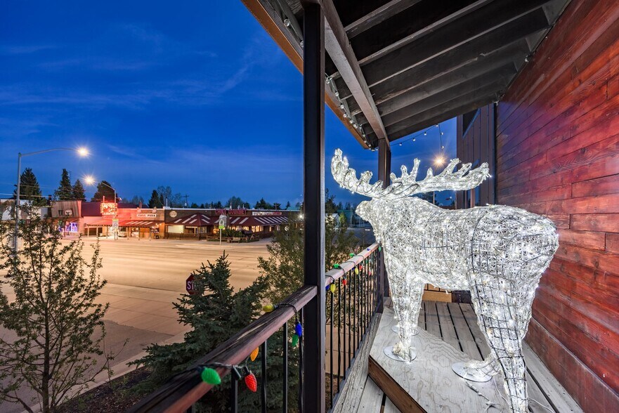 More Photos Of 117 Pine St, Pinedale Restaurant For Sale