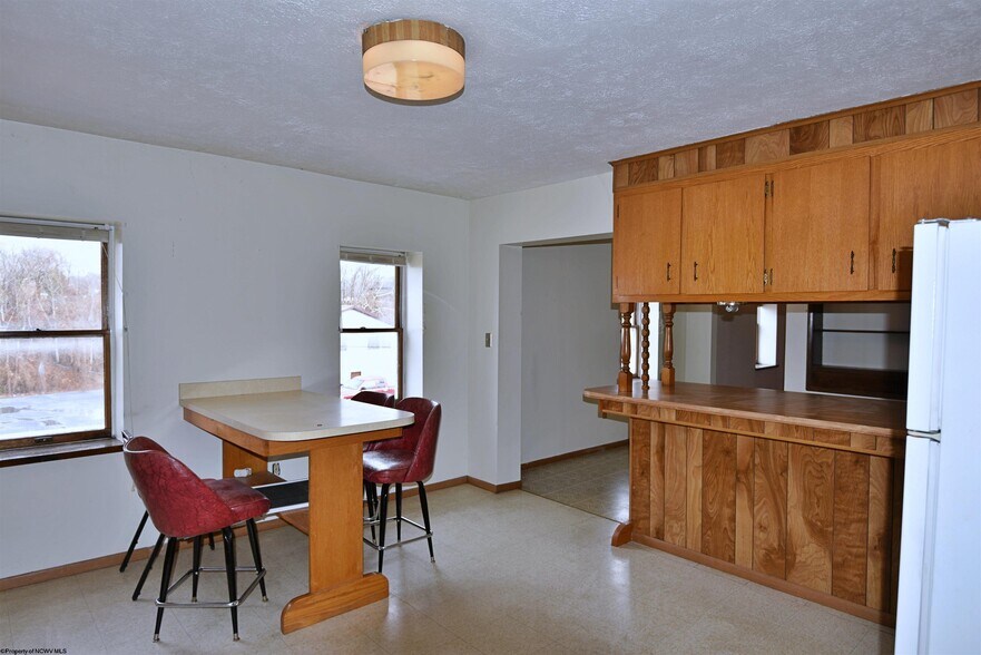More Photos Of 104 Park Blvd, Clarksburg Restaurant For Sale