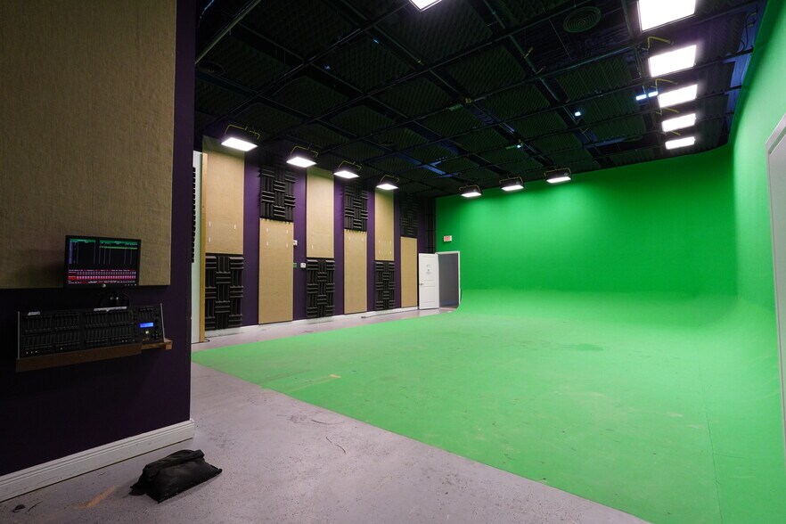More Photos Of 20841 Johnson St, Pembroke Pines Warehouse For Lease