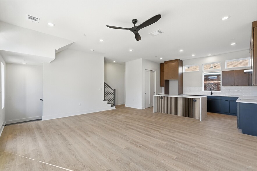 More Photos Of 2202 N Carroll Ave, Dallas Apartments For Sale