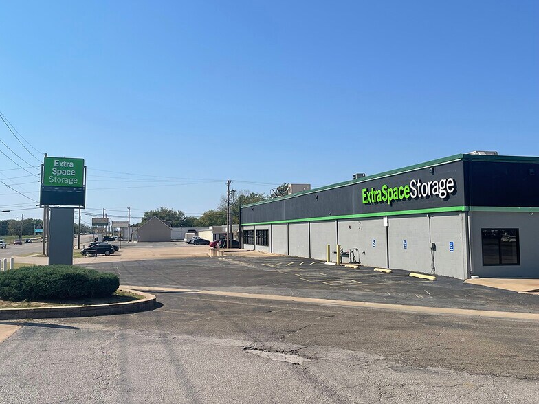 More Photos Of 708 W Kenosha St, Broken Arrow Self Storage For Sale