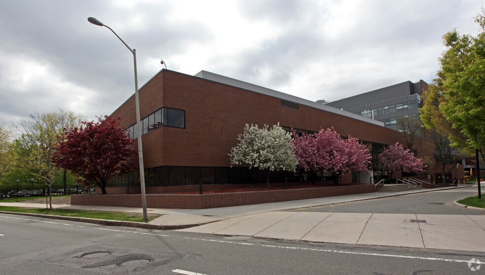 More Photos Of 250 Binney St, Cambridge Office For Lease