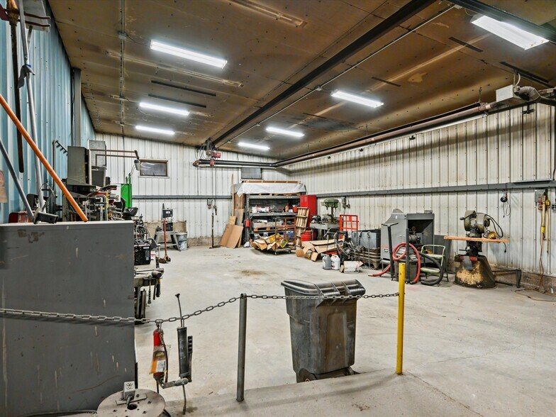 More Photos Of 6869 Columbus St, New Vienna Warehouse For Sale