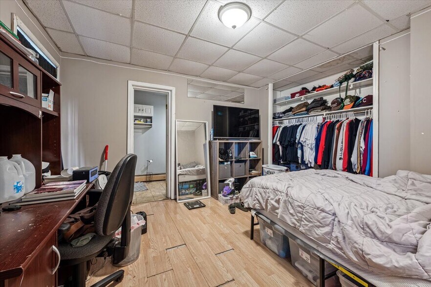 More Photos Of 1020 W Hillcrest Dr, Dekalb Sorority Fraternity House For Sale