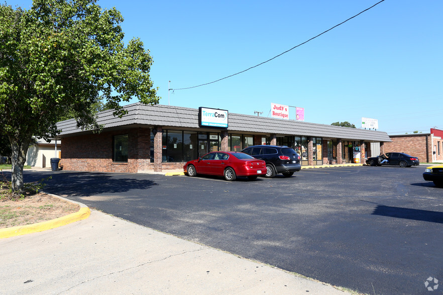 Primary Photo Of 1501-1511 N Rockwell Ave, Oklahoma City Storefront Retail Office For Lease