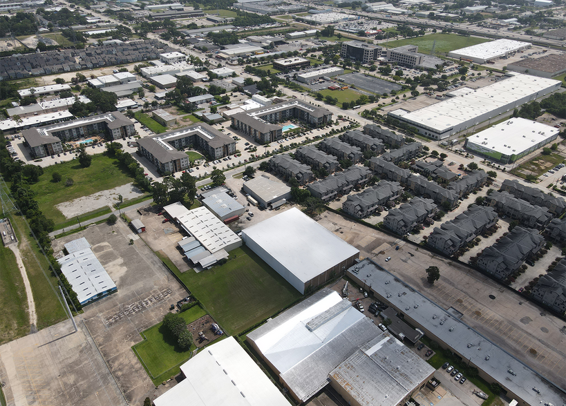 More Photos Of 10910 Katy Fwy, Houston Distribution For Sale
