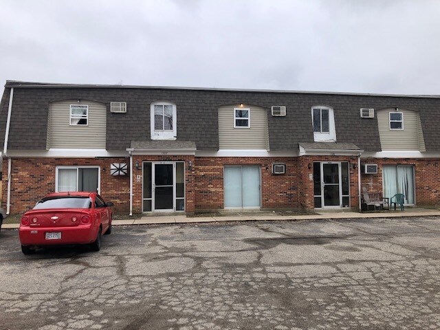 More Photos Of 1320 Imperial Ct, Troy Apartments For Sale