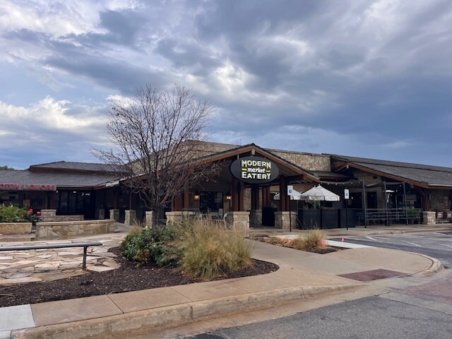 More Photos Of 4121 W 83rd St, Prairie Village Office For Lease