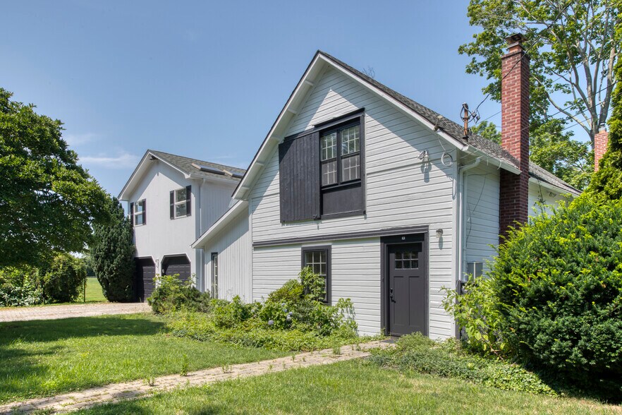 Primary Photo Of 270 North St, Cutchogue Office For Lease