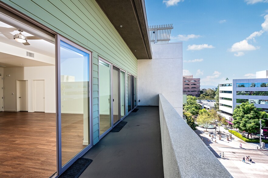 More Photos Of 3750 Main St, Riverside Apartments For Lease