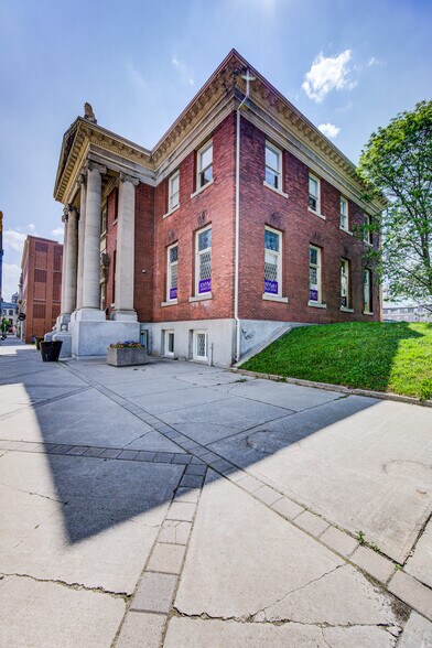 More Photos Of 34 Water St N, Cambridge Office For Lease