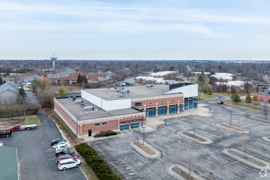 More Photos Of 2015 N Rand Rd, Palatine Auto Dealership For Sale