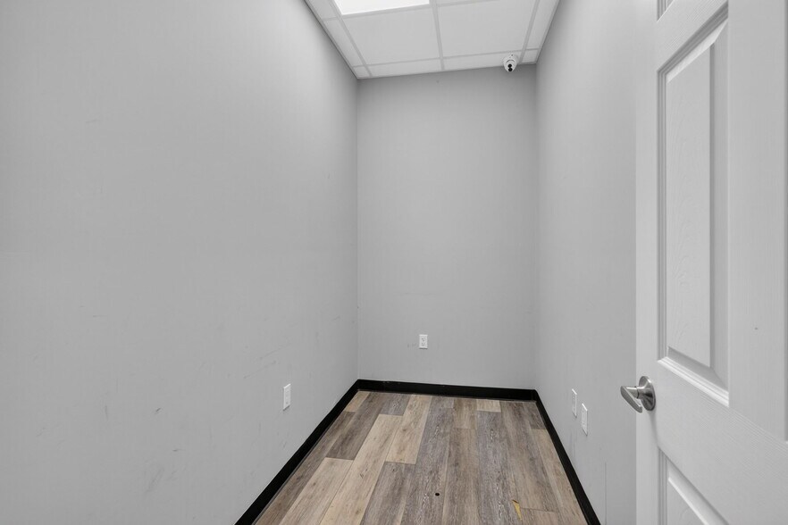 More Photos Of 8080 Pasadena Blvd, Pembroke Pines Office For Lease