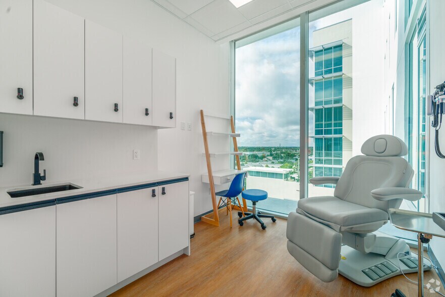 More Photos Of 2820 NE 214th St, Aventura Loft Creative Space For Sale