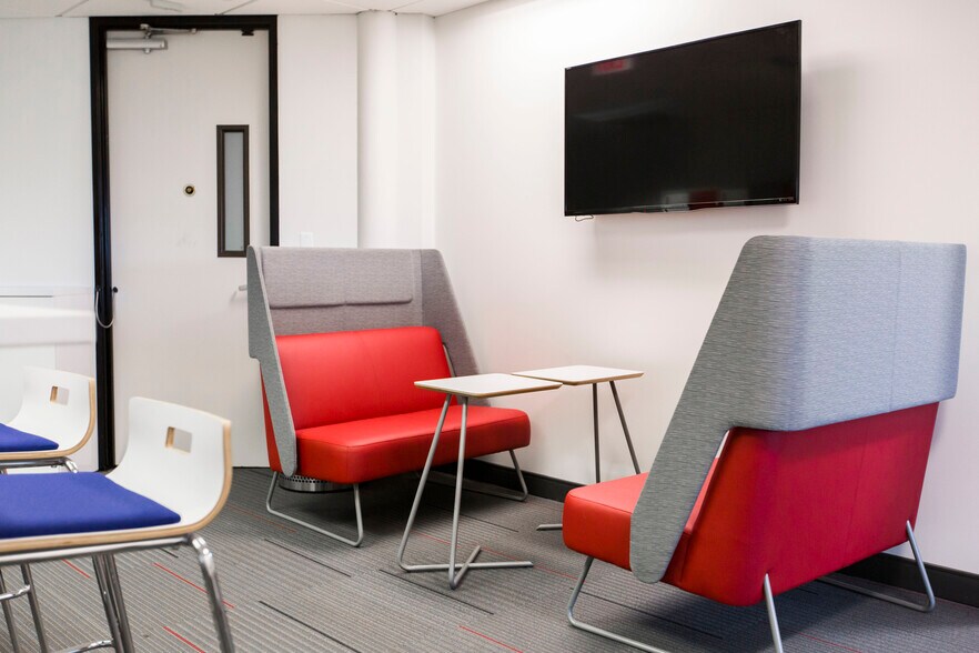 More Photos Of 28400 Northwestern Hwy, Southfield Office For Sale