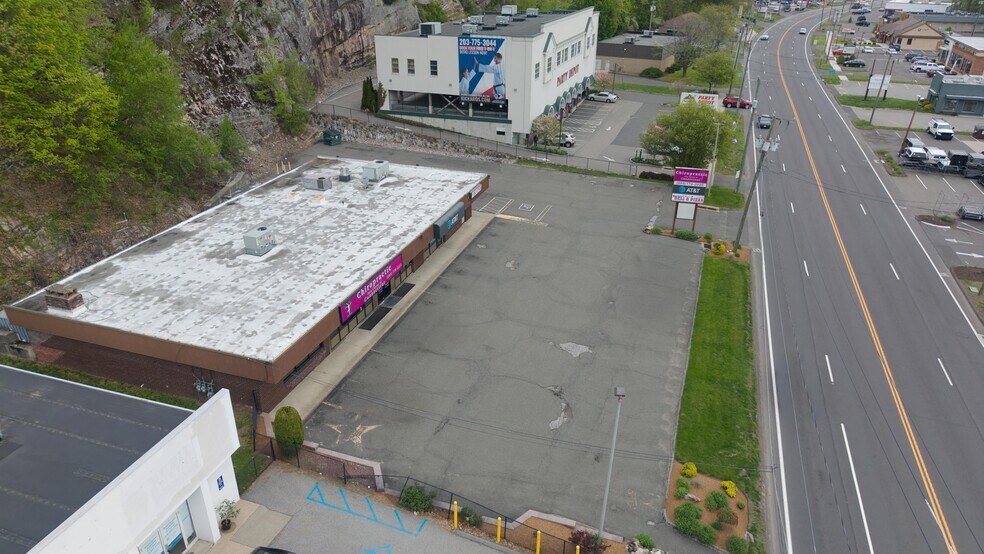 More Photos Of 132 Federal Rd, Danbury Storefront For Lease