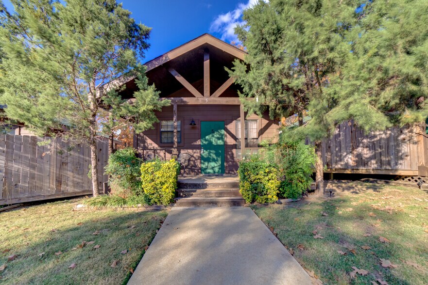 More Photos Of 446724 E 390 Rd, Langley Hotel For Sale